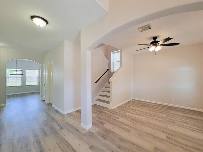 Building Photo - 21539 Kings Bend Dr