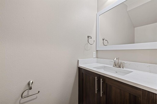 Building Photo - 1702 Cedar Bend Dr