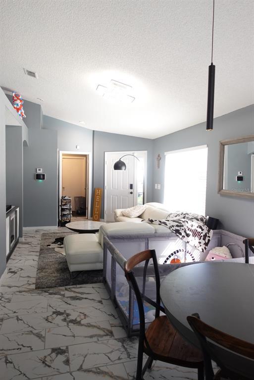 Building Photo - 6039 White Sails Dr