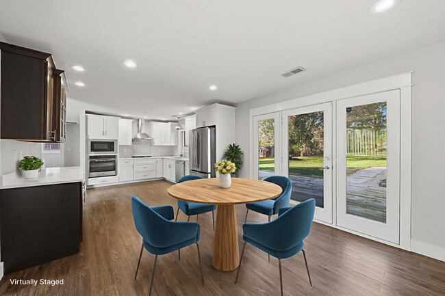 Building Photo - Large Ranch on Cul-de-sac