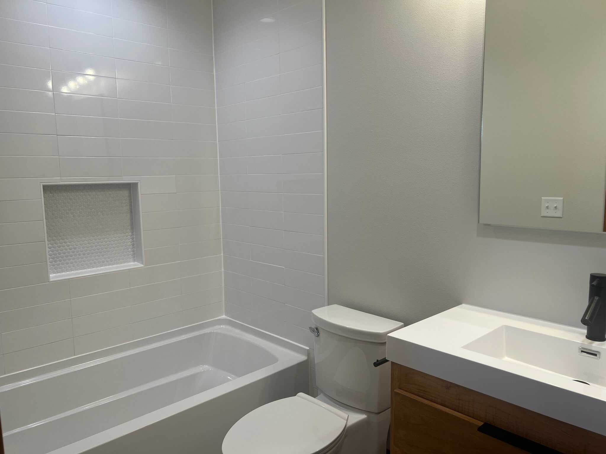 Main Bathroom - 324 9th St