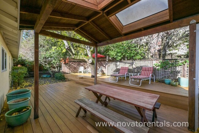 Building Photo - 40 Martinez Ct