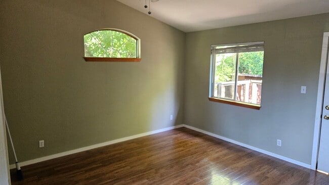 Building Photo - 24766 Skyland Rd