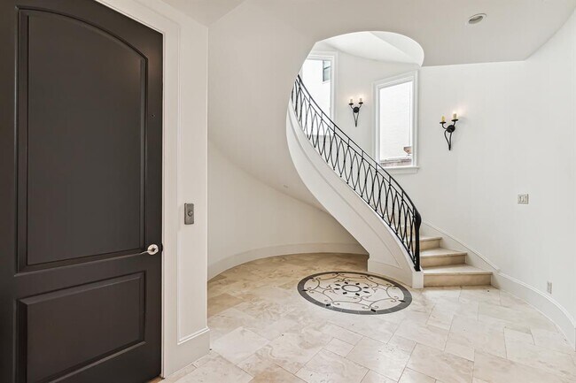 Building Photo - 110 Calle Catalina Pl