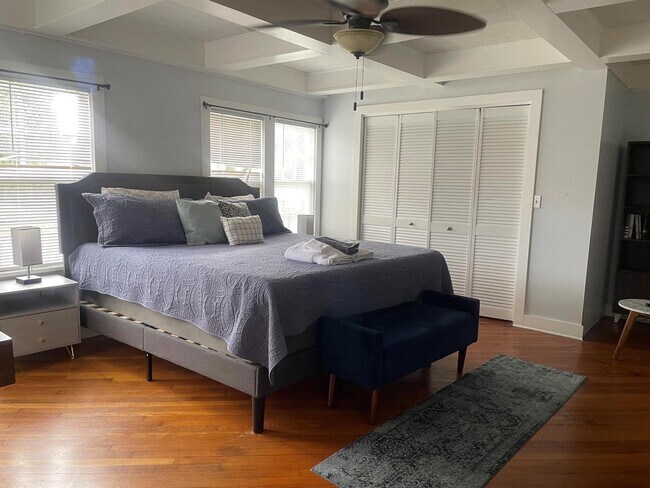 Building Photo - 701 S K St