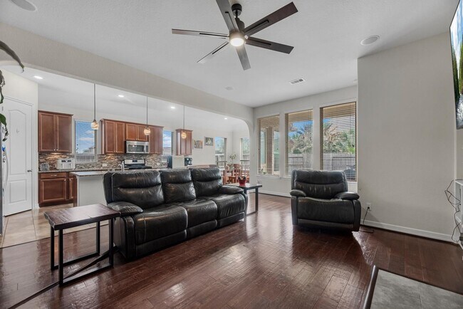 Building Photo - 9714 Sable Canyon Dr