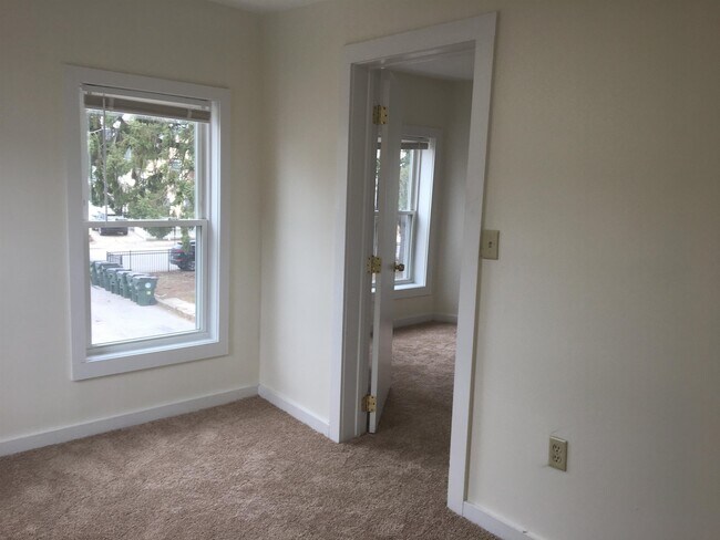 Building Photo - 82 3rd St