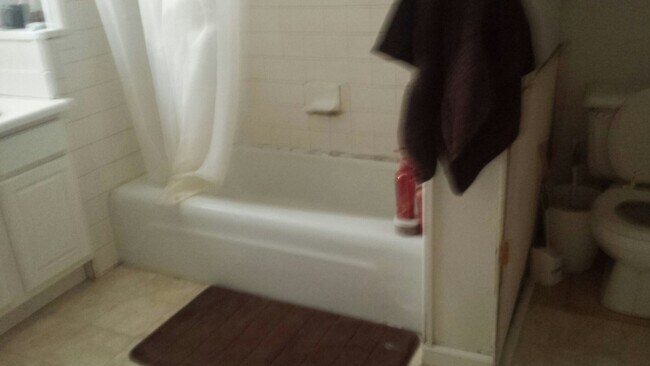 Building Photo - 420-4 W Stadium