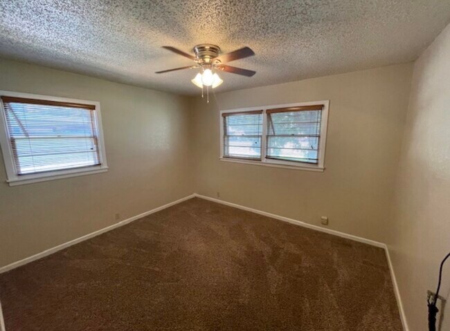 Building Photo - 3410 33rd St