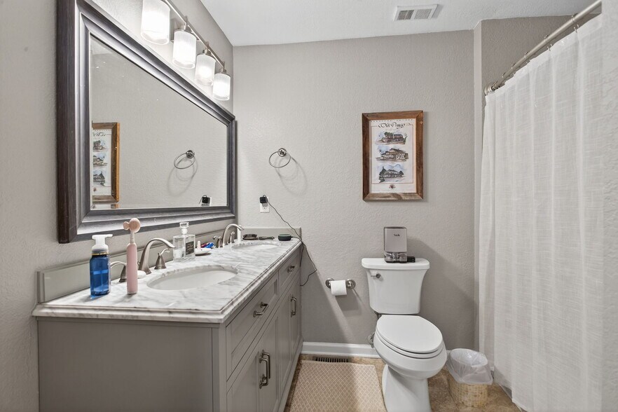 Building Photo - 1737 Ocean Bay Dr