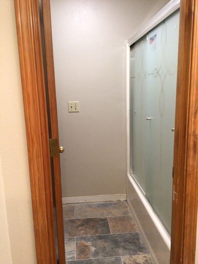 Building Photo - AVAILABLE NOW - Two Bedroom and Two Bath Duplex Unit in Bagley Downs Neighborhood