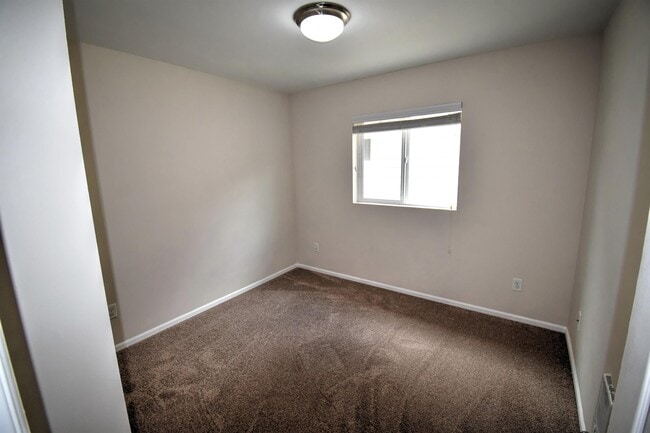 Building Photo - 8724 Stockholm Ln NE
