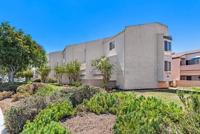 Building Photo - 3230 Ashford St