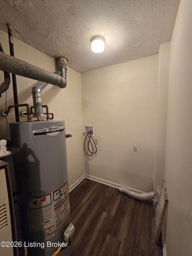 Building Photo - 3212 Springfield Dr