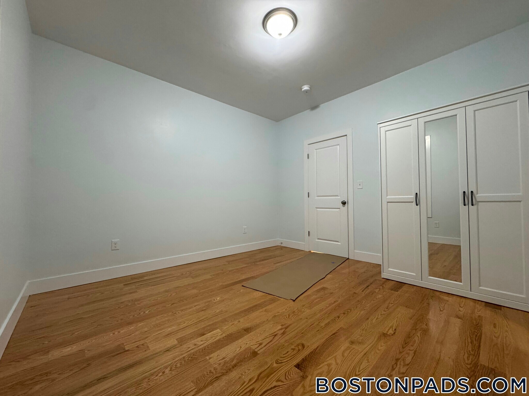 Building Photo - 7 Carson St