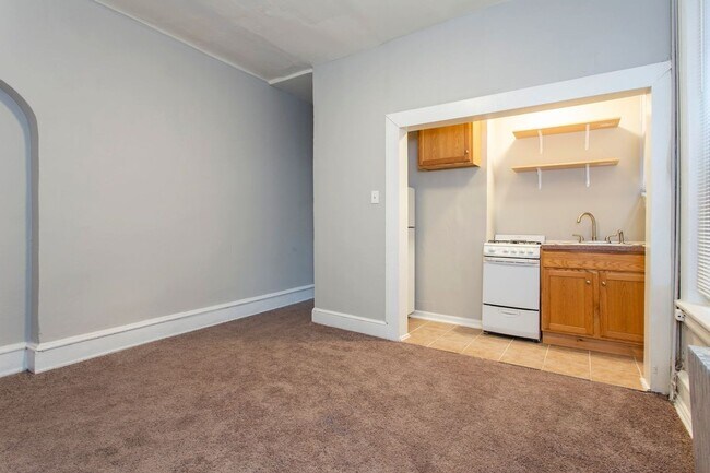 Building Photo - Stunning 1-Bedroom Apartment Near Universi...