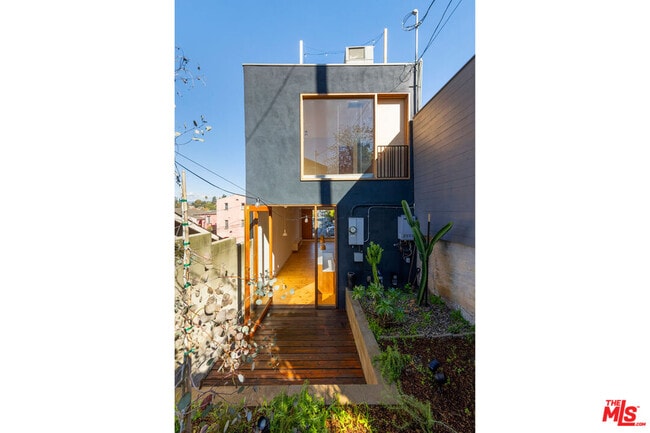 Building Photo - 1416 Fairbanks Pl