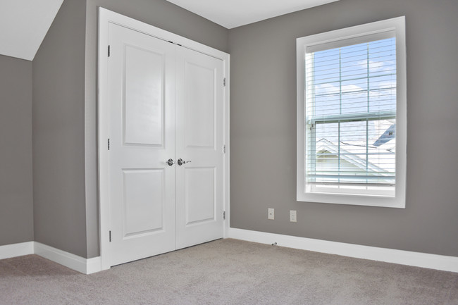 Building Photo - 4805 Watermark Dr