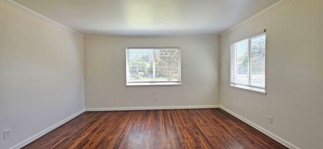 Building Photo - 1021 Buckeye Dr