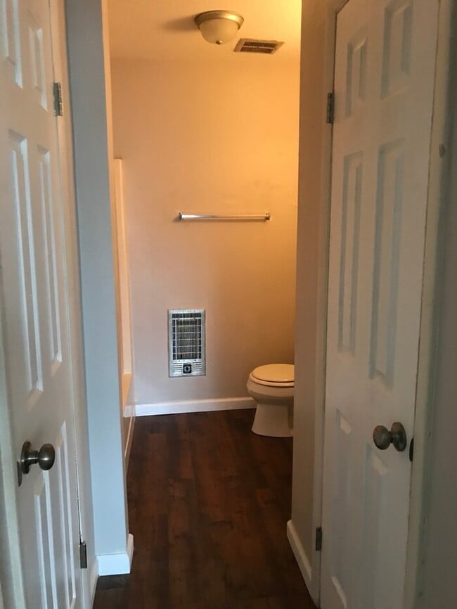 Building Photo - 1 Bedroom Apartment Niles