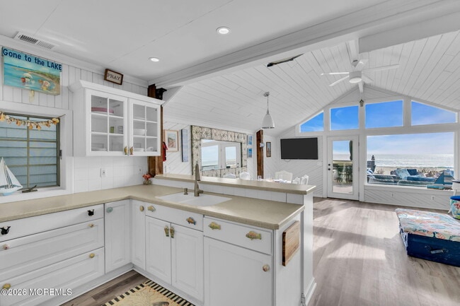 Building Photo - 55 Beach Front
