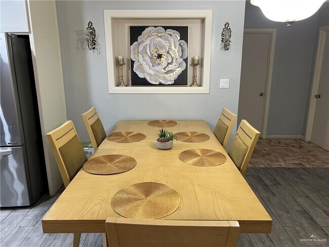 Building Photo - 23 S 24th St