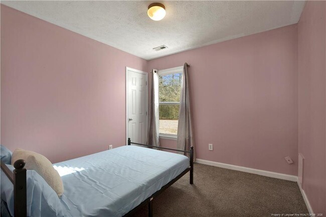 Building Photo - 300 Riverwind Dr