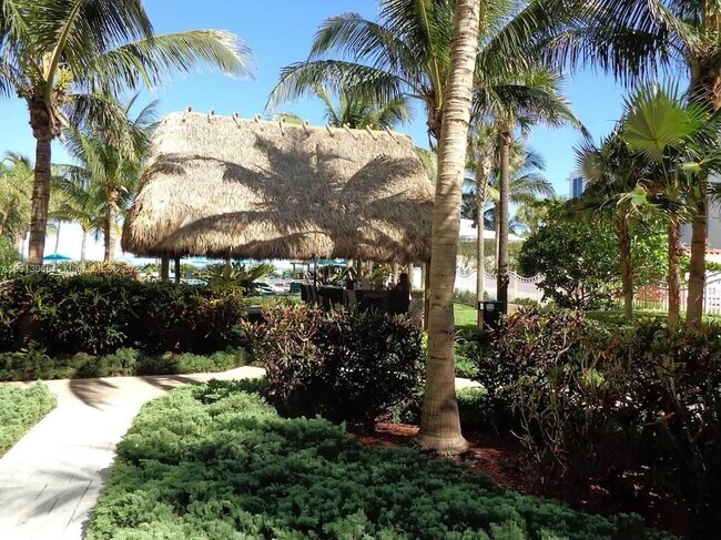 Building Photo - 3901 S Ocean Dr