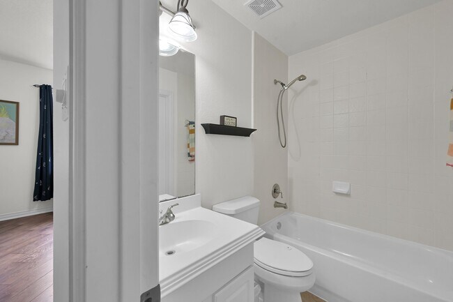 Building Photo - 4770 Jackson Square Dr