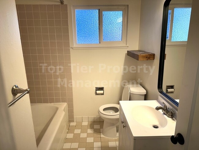 Building Photo - Charming 3 Bed / 1 Bath / 1,364 Sqft House in Pleasant Hill - Available February 17th!