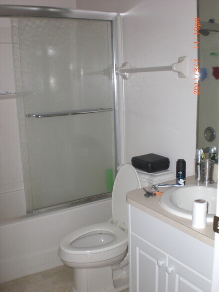 Master Bathroom - 1140 Luminary Cir