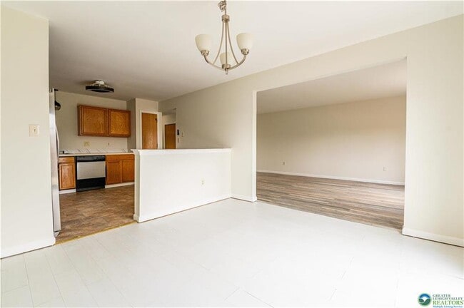 Building Photo - 48 Olde Penn Dr
