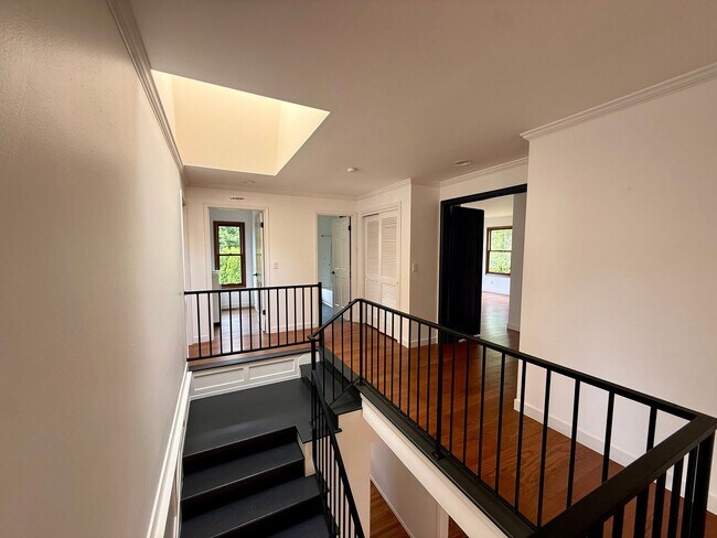 Building Photo - Bellevue House