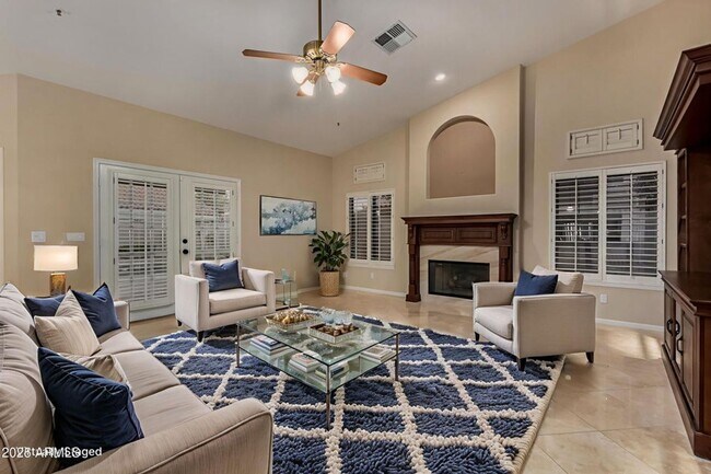 Building Photo - 4 Bedroom 2 Bathroom Scottsdale Ranch Home