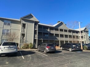 Building Photo - 922 Fairwood Lakes Dr