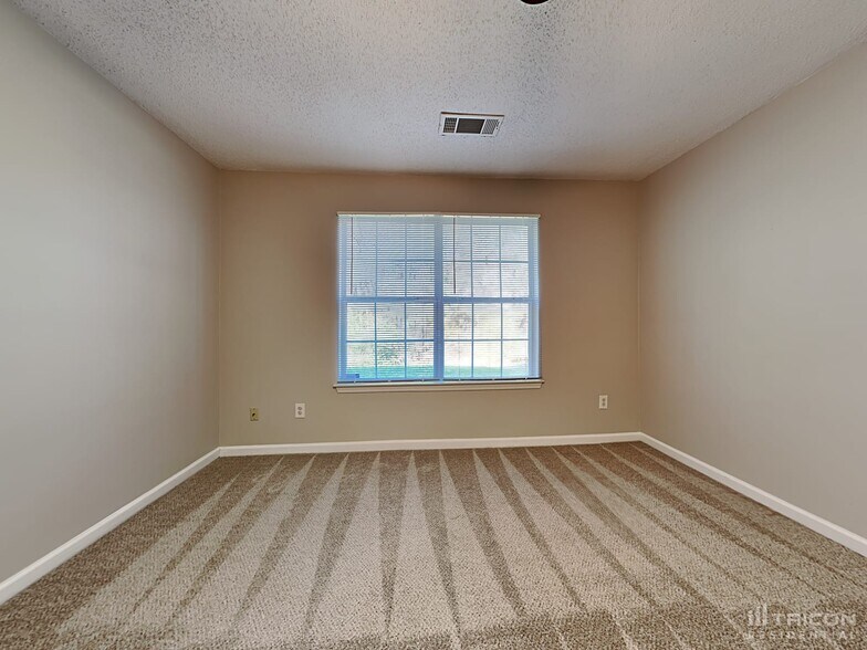 Building Photo - 4265 Reserve Hill Crossing