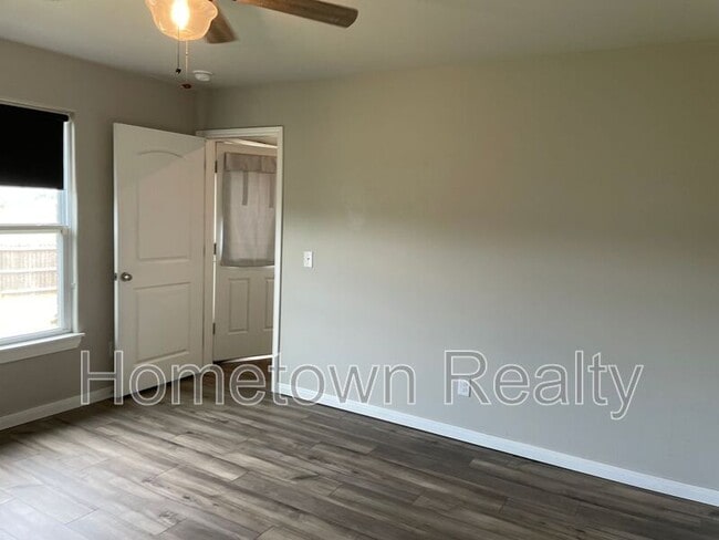 Building Photo - 1712 Vermilion Ln