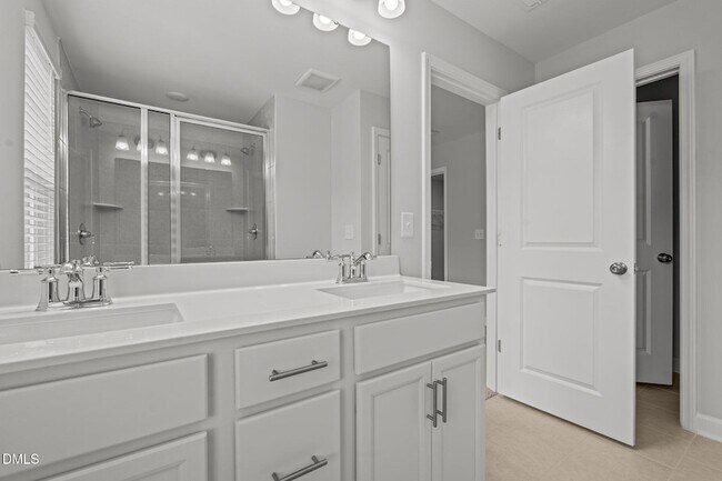 Building Photo - 45 Village Edge Dr