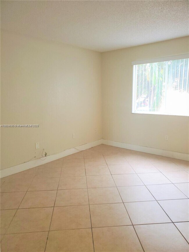 Building Photo - 15250 SW 134th Pl