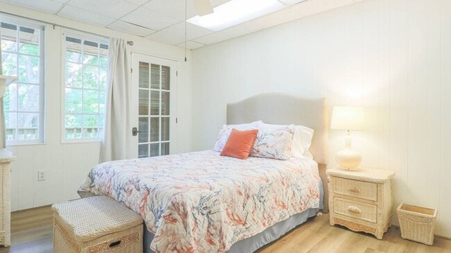 Building Photo - 4 bedroom Home 3 blocks from Gulf of America