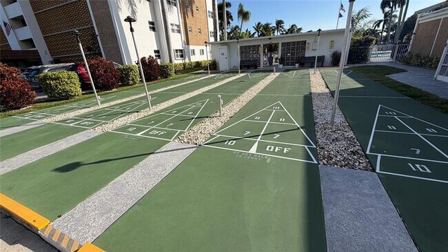 Building Photo - 3040 NE 16th Ave