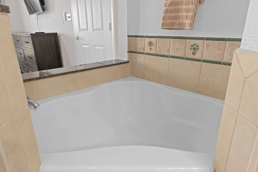 Building Photo - 7635 Heritage Crossing Way