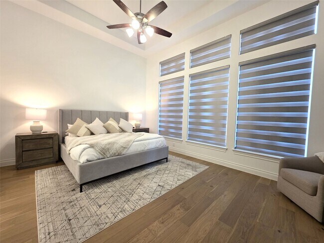 Building Photo - 22045 Gateway Arch Dr