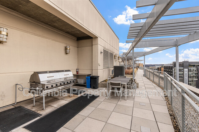 Building Photo - 1025 1st St SE