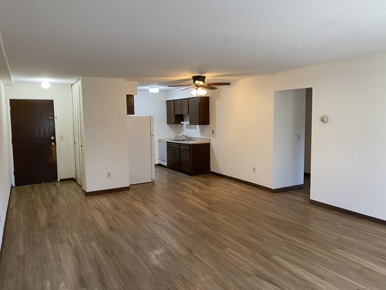 Building Photo - 2700-2727 Rhode Island Ave S. (Rhode Island Chateau)