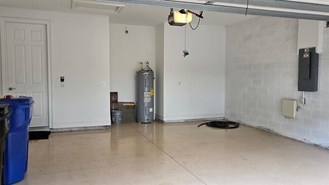 Building Photo - 233 Vinadio Blvd