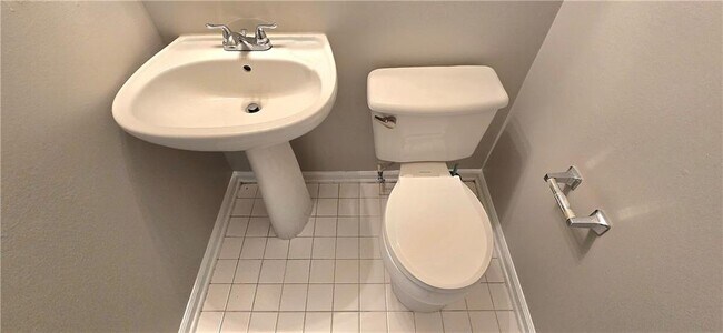 Building Photo - 610 James Ridge Dr