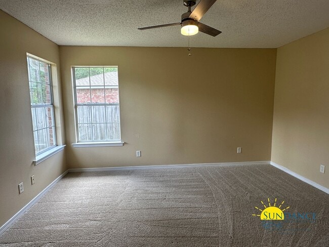 Building Photo - Charming 3-Bedroom Home in Hidden Estates Minutes from Navarre Beach!