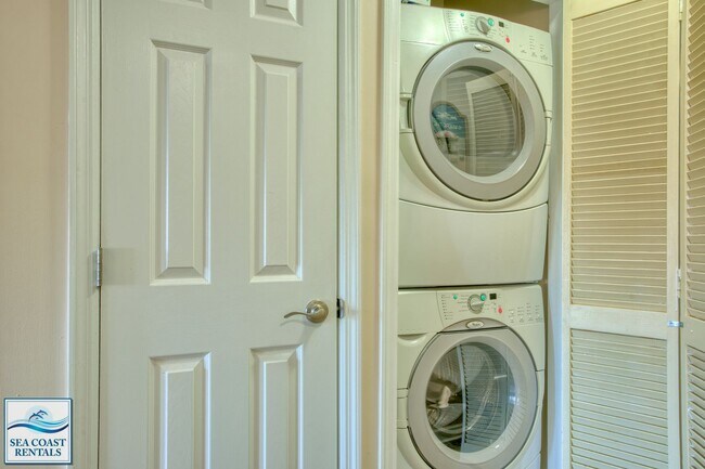 Building Photo - FULLY FURNISHED OFF-SEASON VACATION RENTAL...