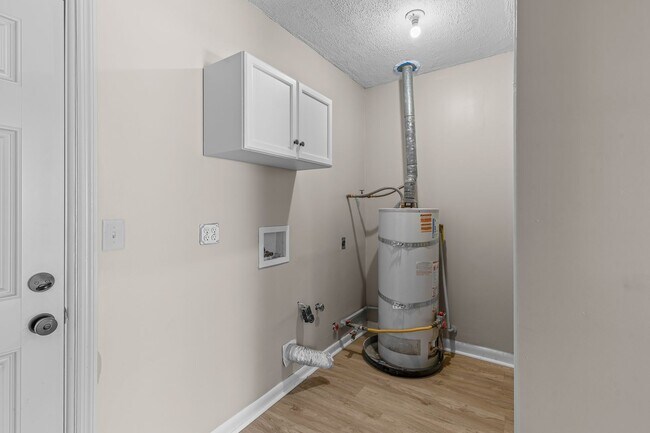 Building Photo - Seller Financing Available!